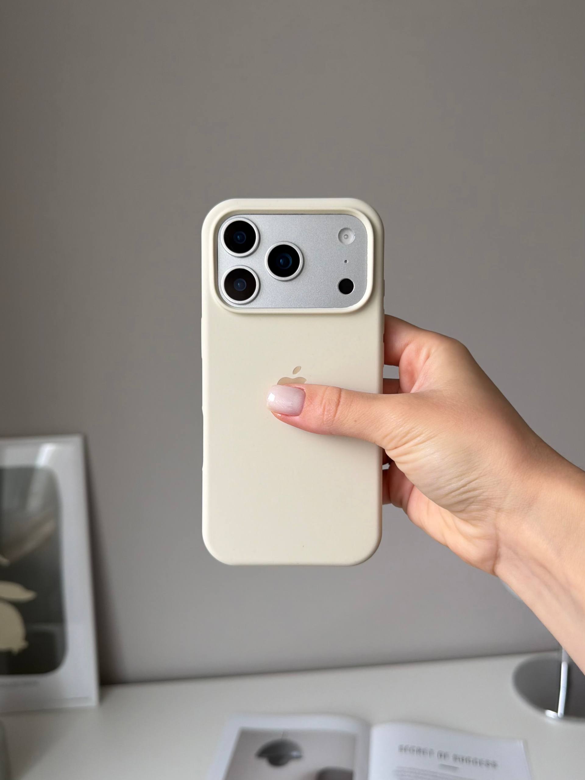 Чохол Silicone case з відкритою камерою на iPhone 18 Pro Max Beige (16)