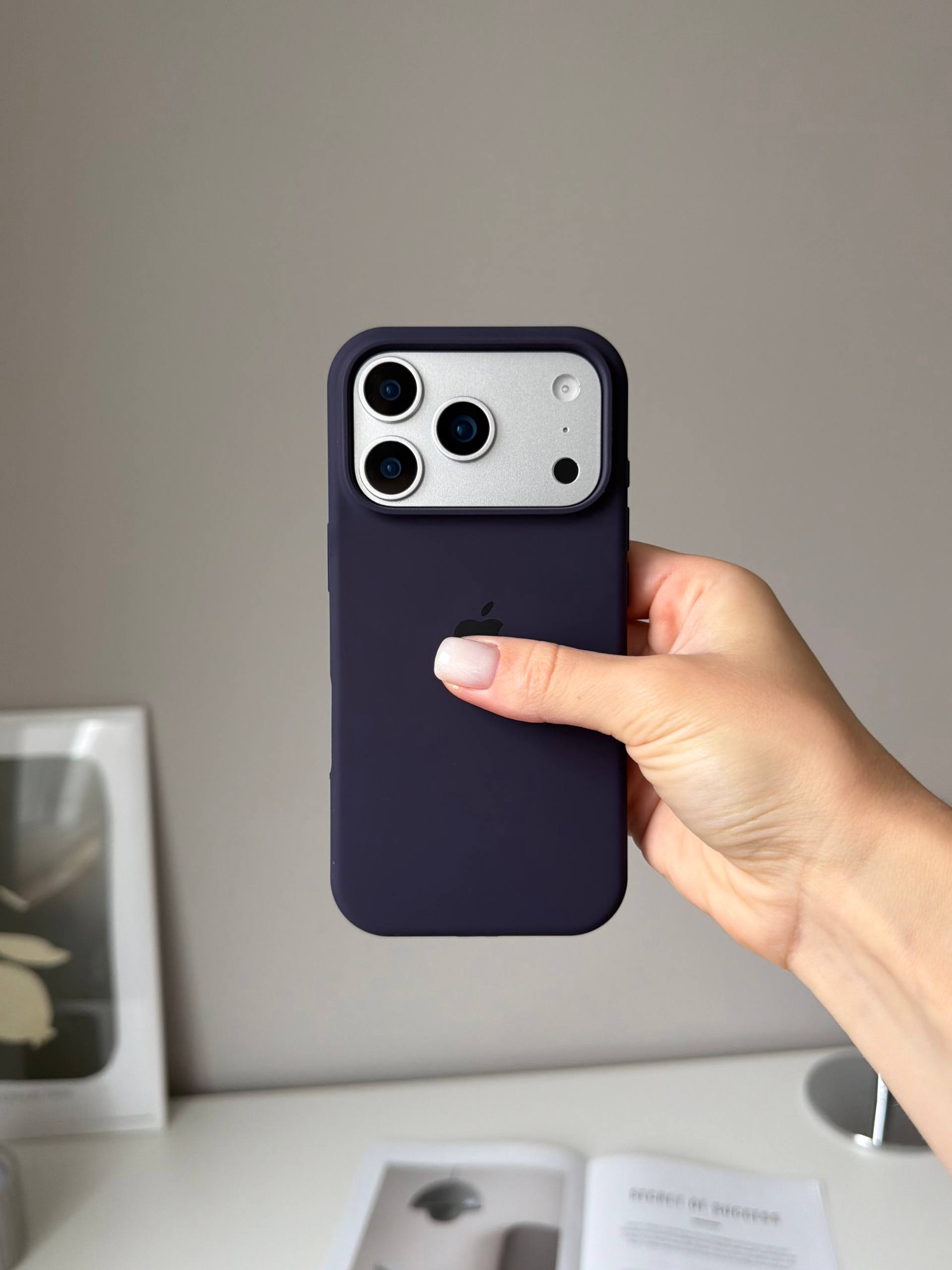 Чохол Silicone case з відкритою камерою на iPhone 18 Pro Max Elderberry (32)