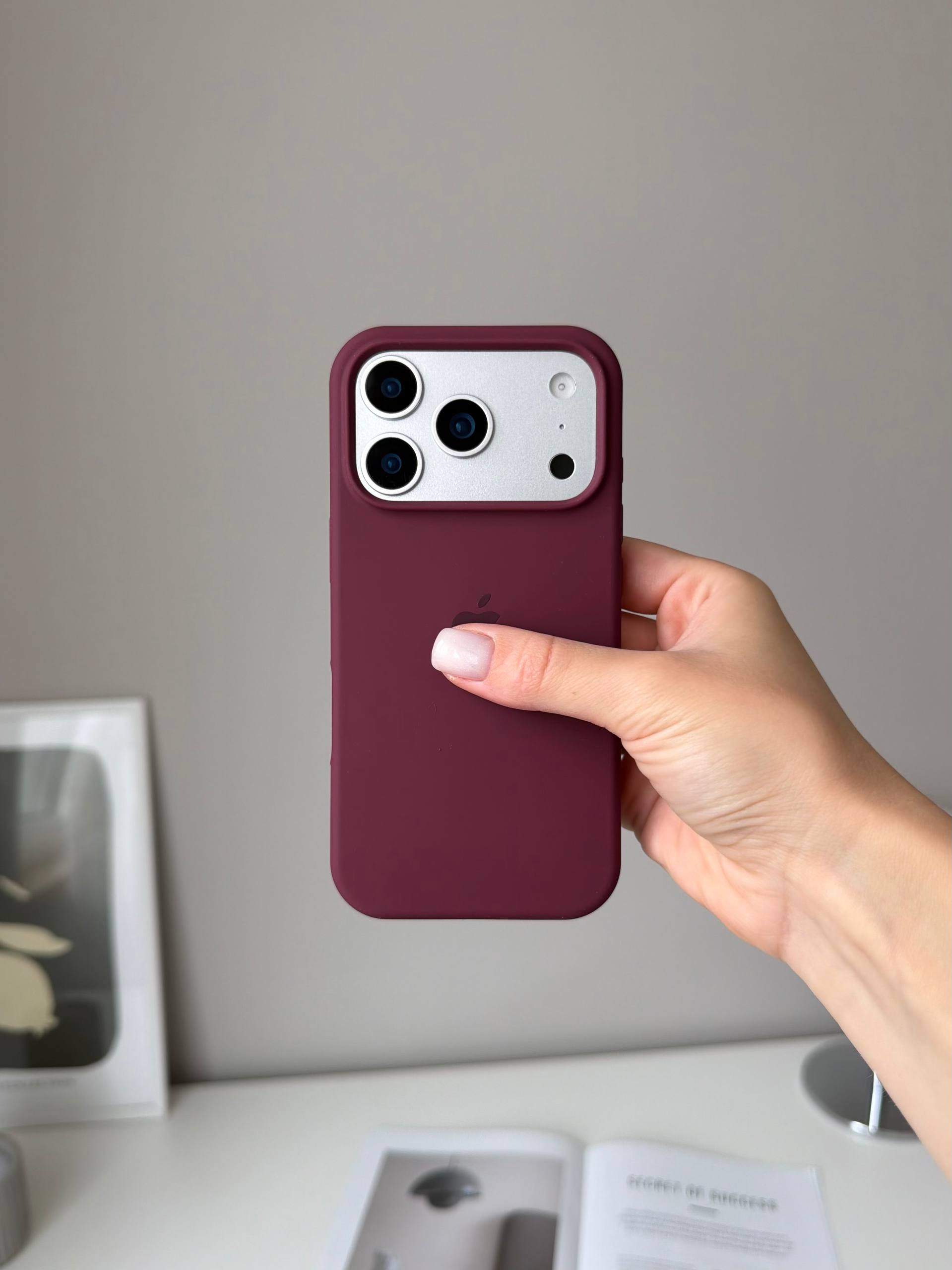 Чохол Silicone case з відкритою камерою на iPhone 18 Pro Plum (12)