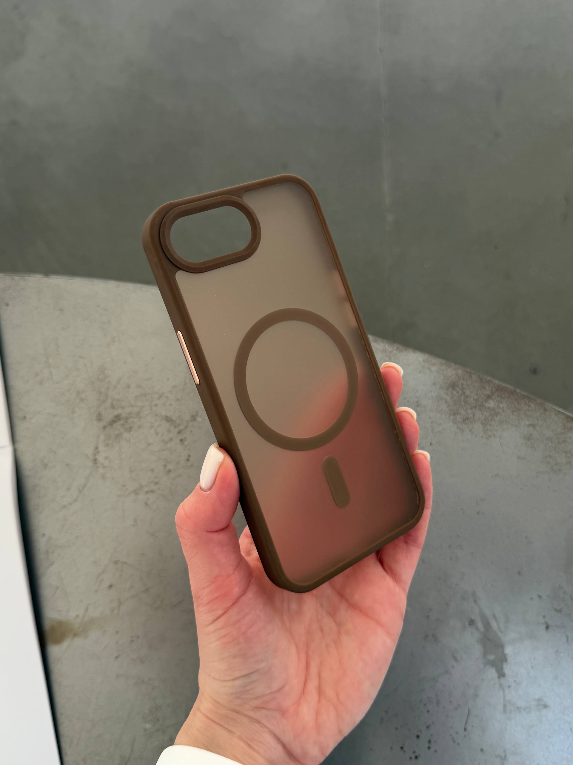 Чехол матовый с Magsafe на iPhone 16e / 17e Brown
