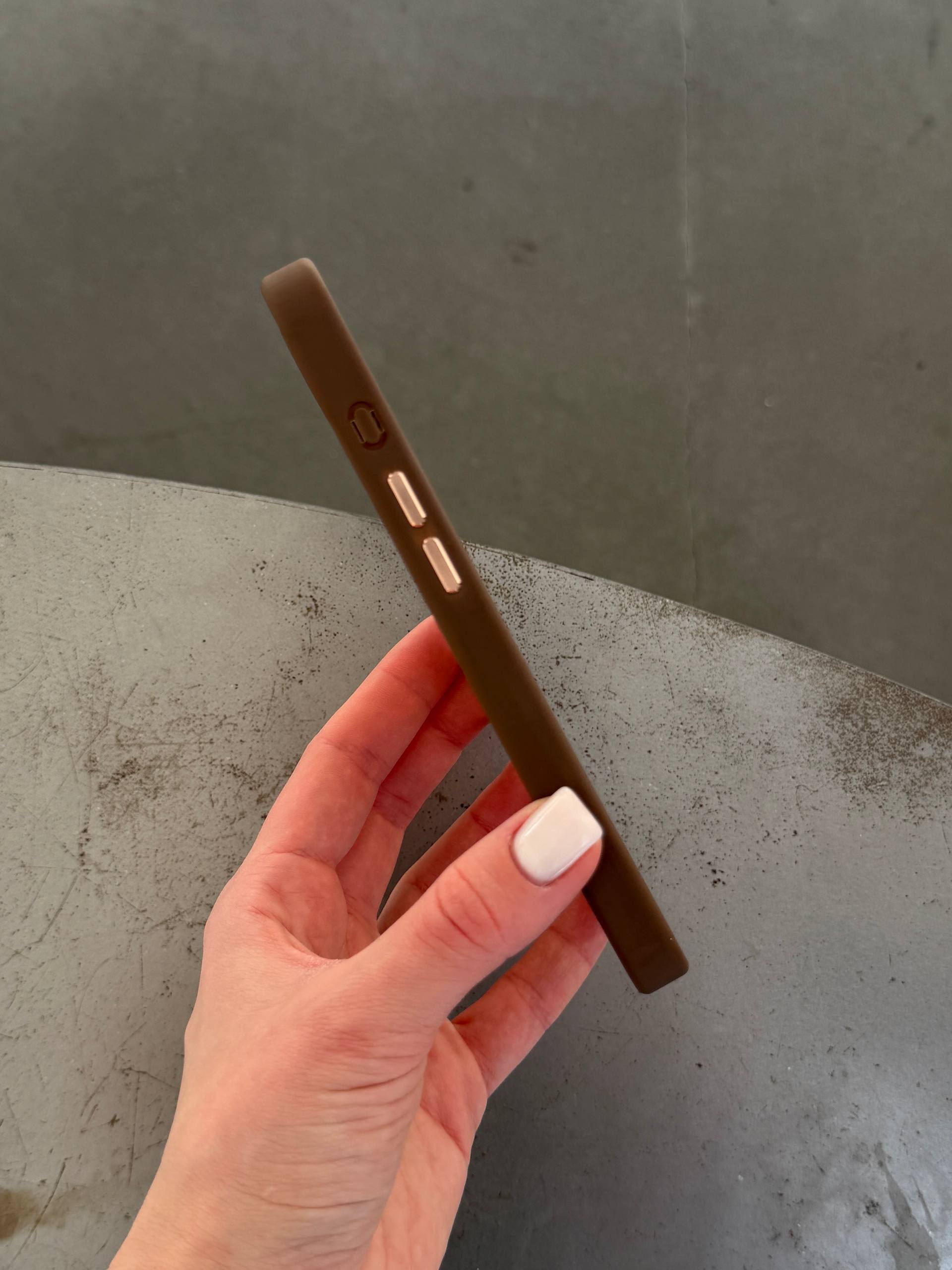 Чехол матовый с Magsafe на iPhone 16e / 17e Brown