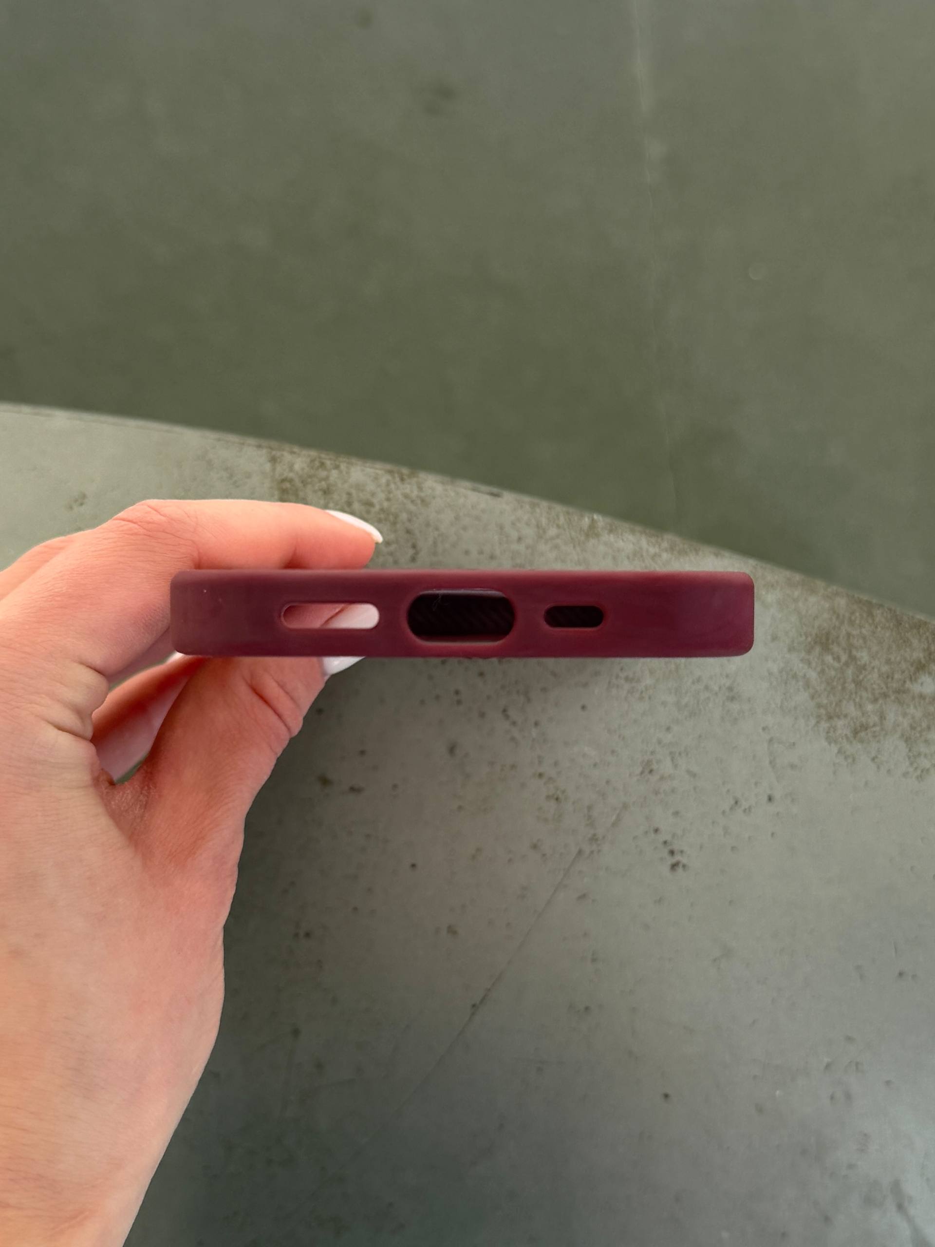 Чехол матовый с Magsafe на iPhone 16e / 17e Wine