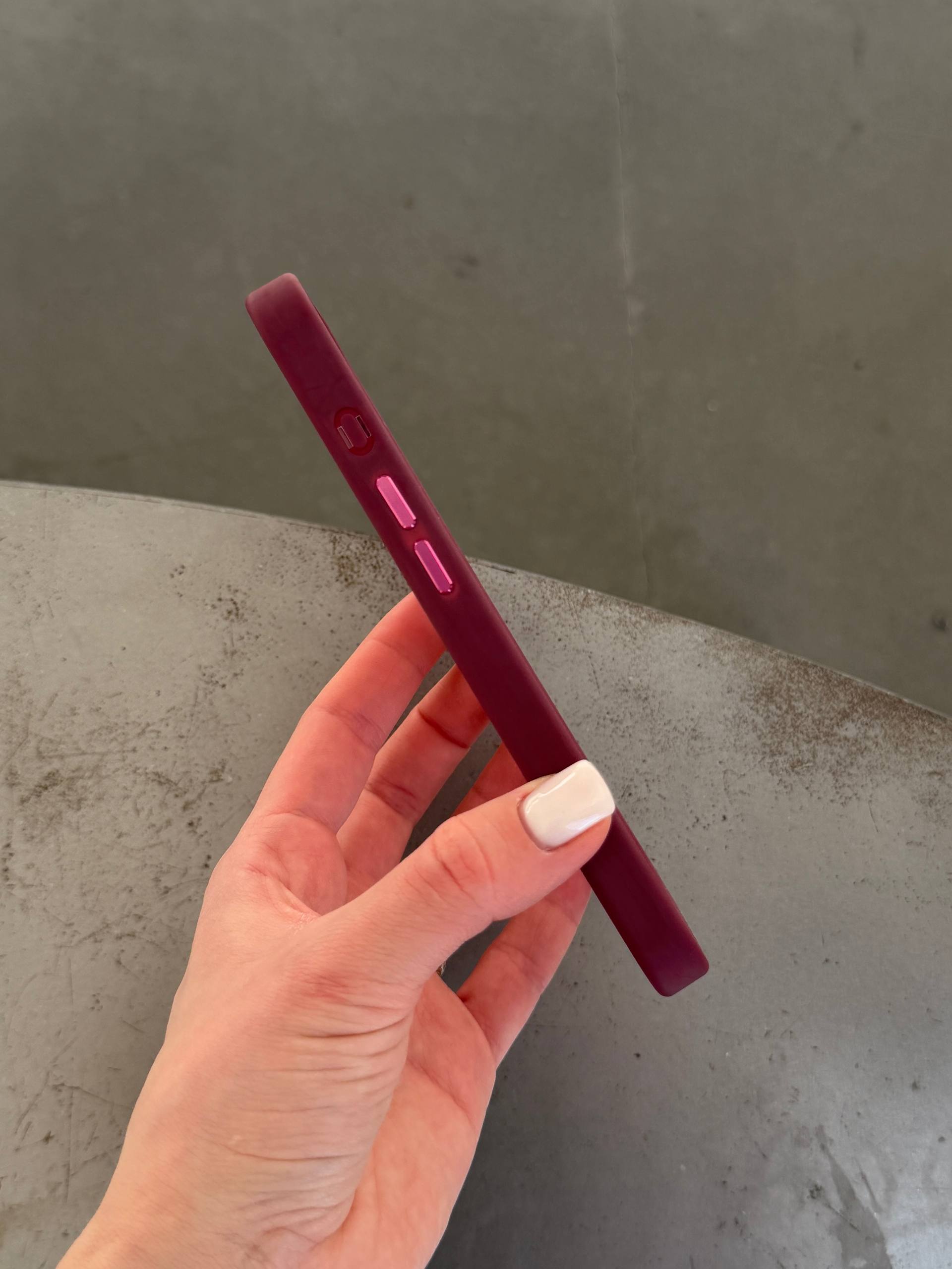 Чехол матовый с Magsafe на iPhone 16e / 17e Wine