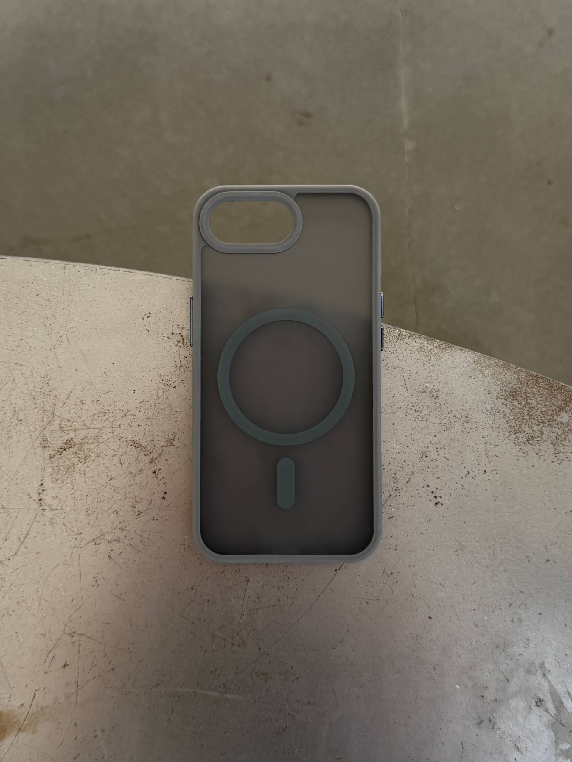 Чехол матовый с Magsafe на iPhone 16e / 17e Gray
