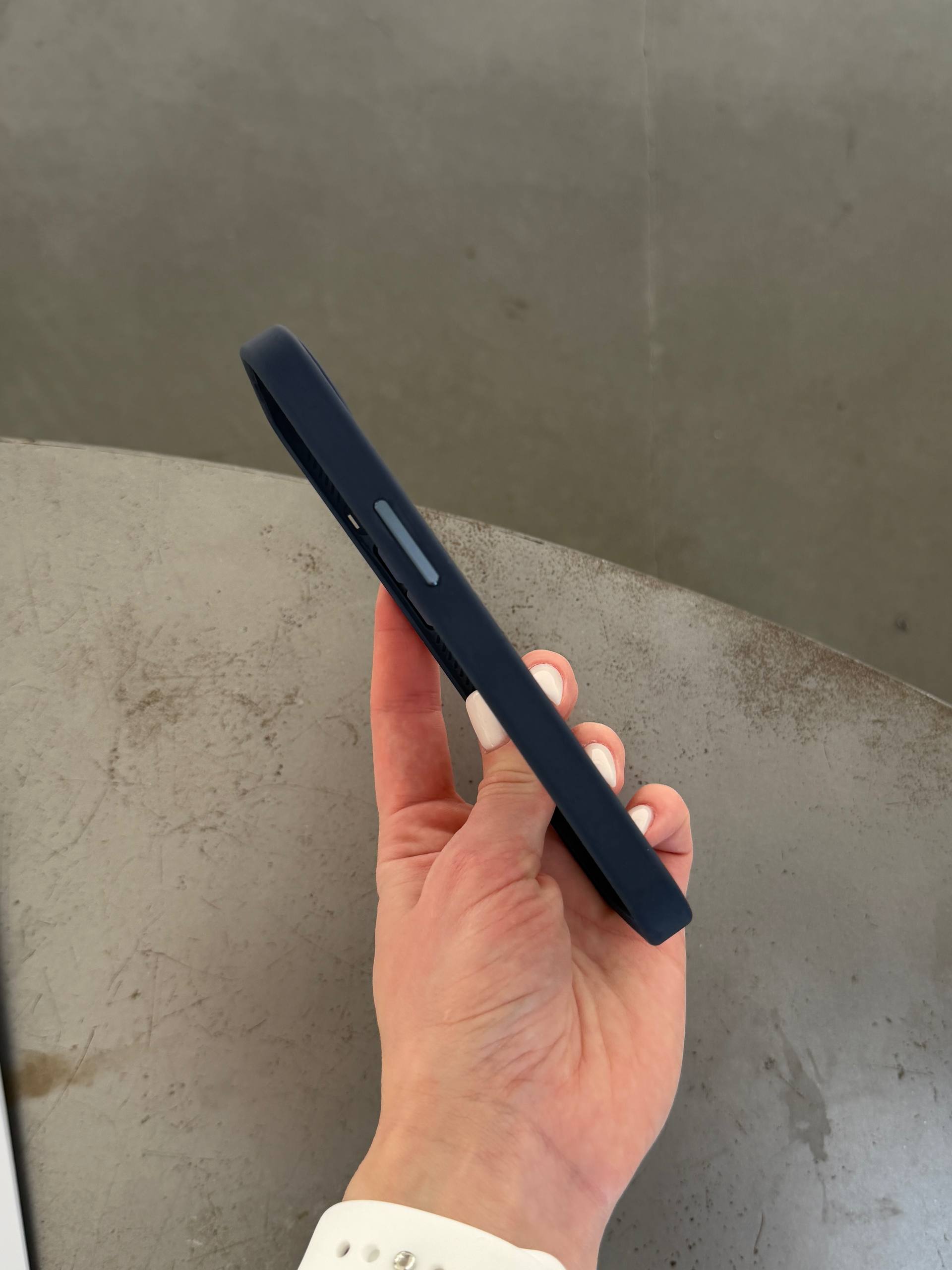 Чехол матовый с Magsafe на iPhone 16e / 17e Dark Blue