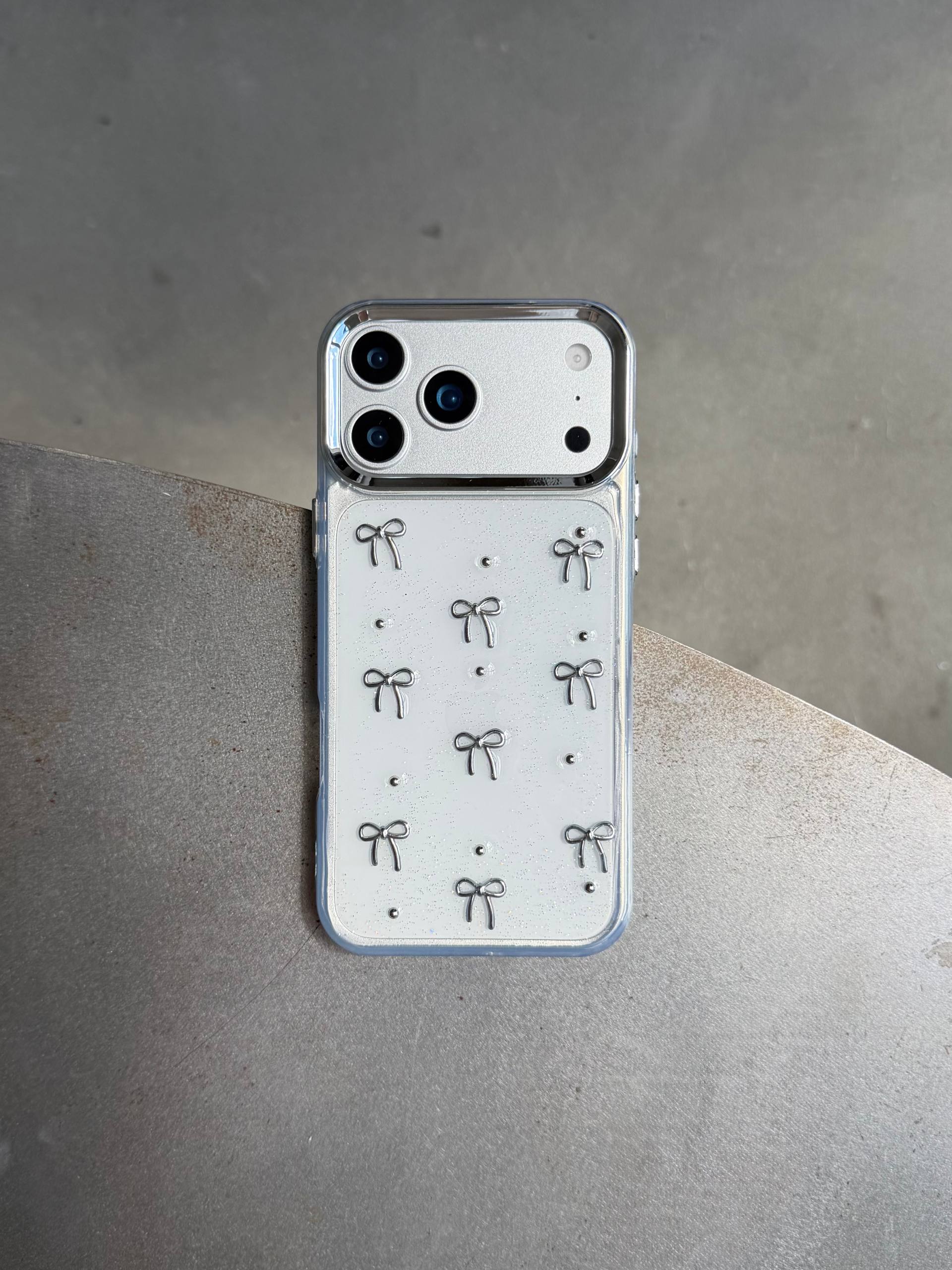 Чехол прозрачный Bow Case с бантиками на iPhone 17 Pro Max