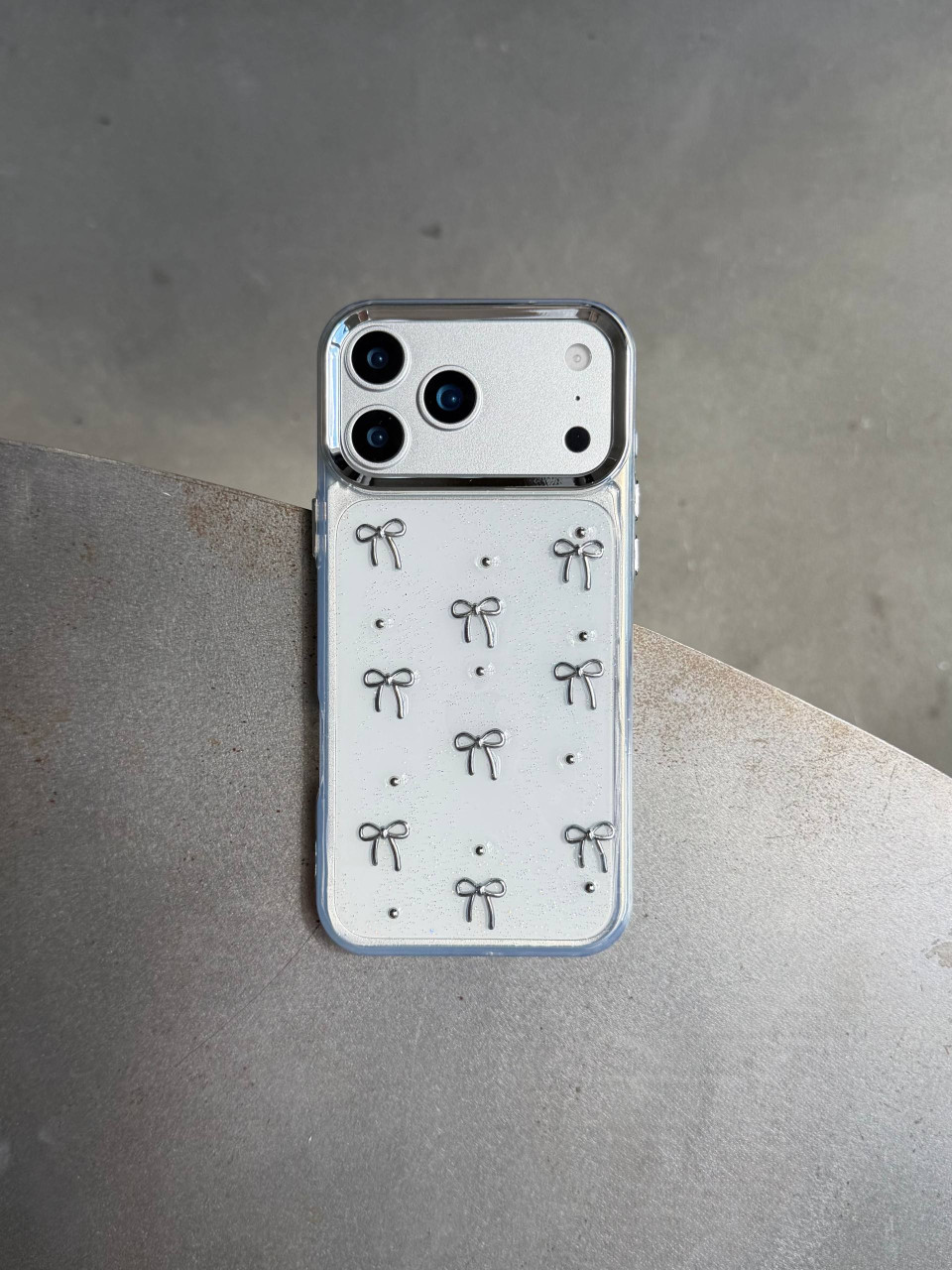 Чехол прозрачный Bow Case с бантиками на iPhone 17 Pro/18 Pro