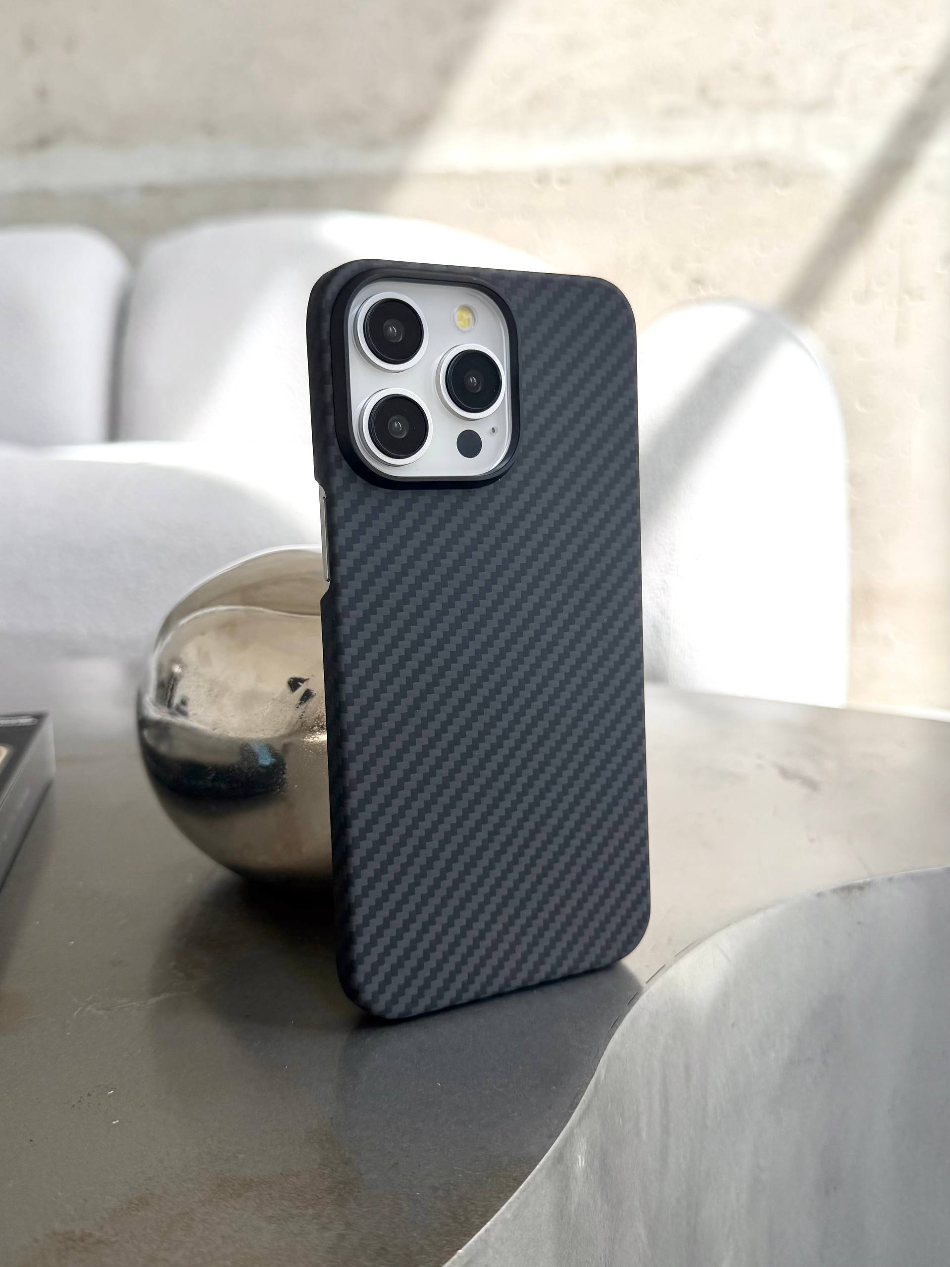 Чехол Proove Carbon Slim с MagSafe для iPhone 15 Pro Black