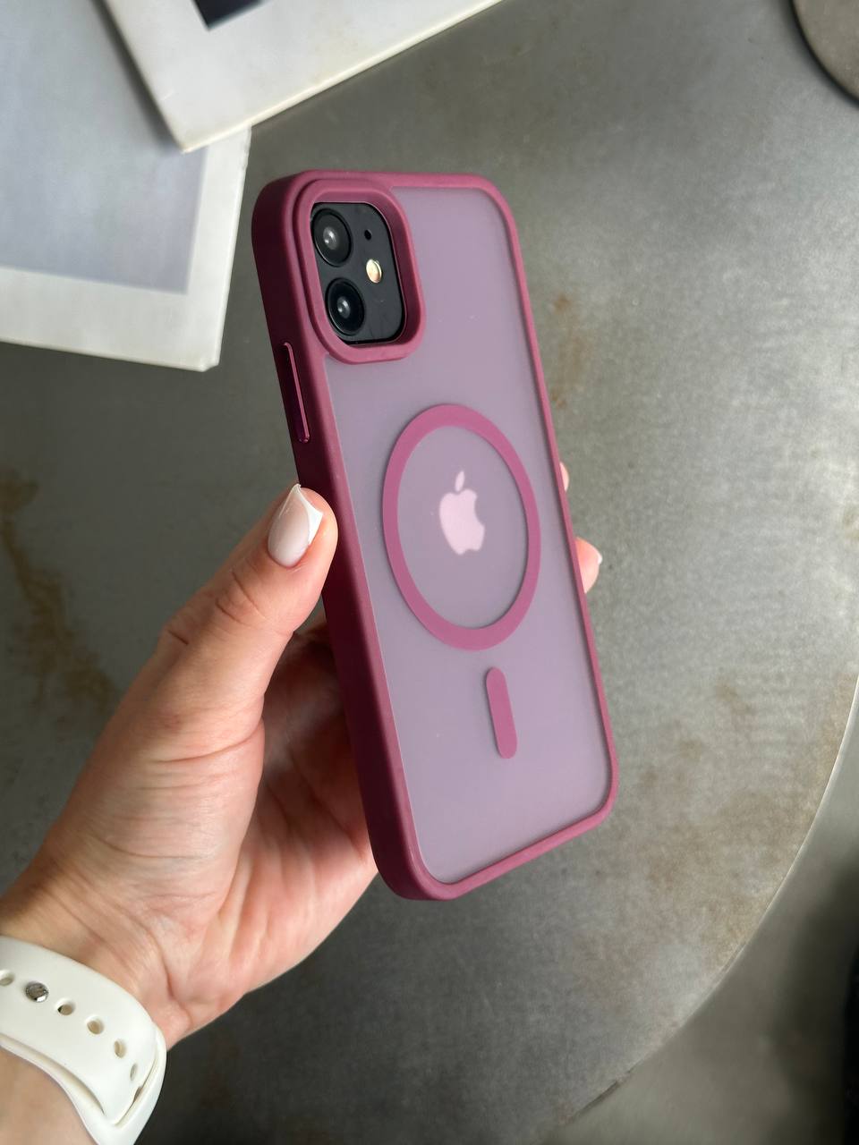 Чехол матовый из Magsafe на iPhone 11 Wine