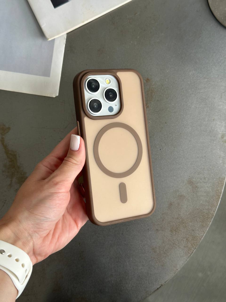 Чехол матовый из Magsafe на iPhone 14 Pro Brown