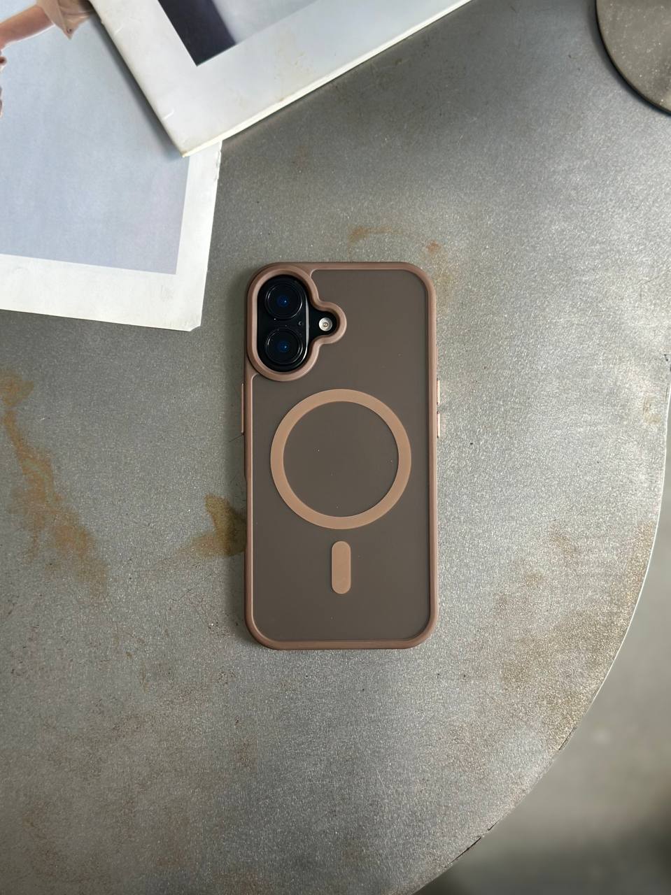 Чехол матовый из Magsafe на iPhone 16 Brown