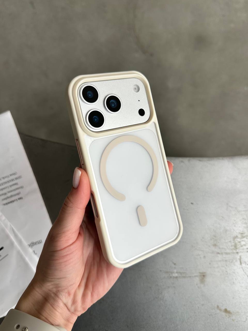 Чохол матовий з Magsafe на iPhone 17 Pro Max Beige