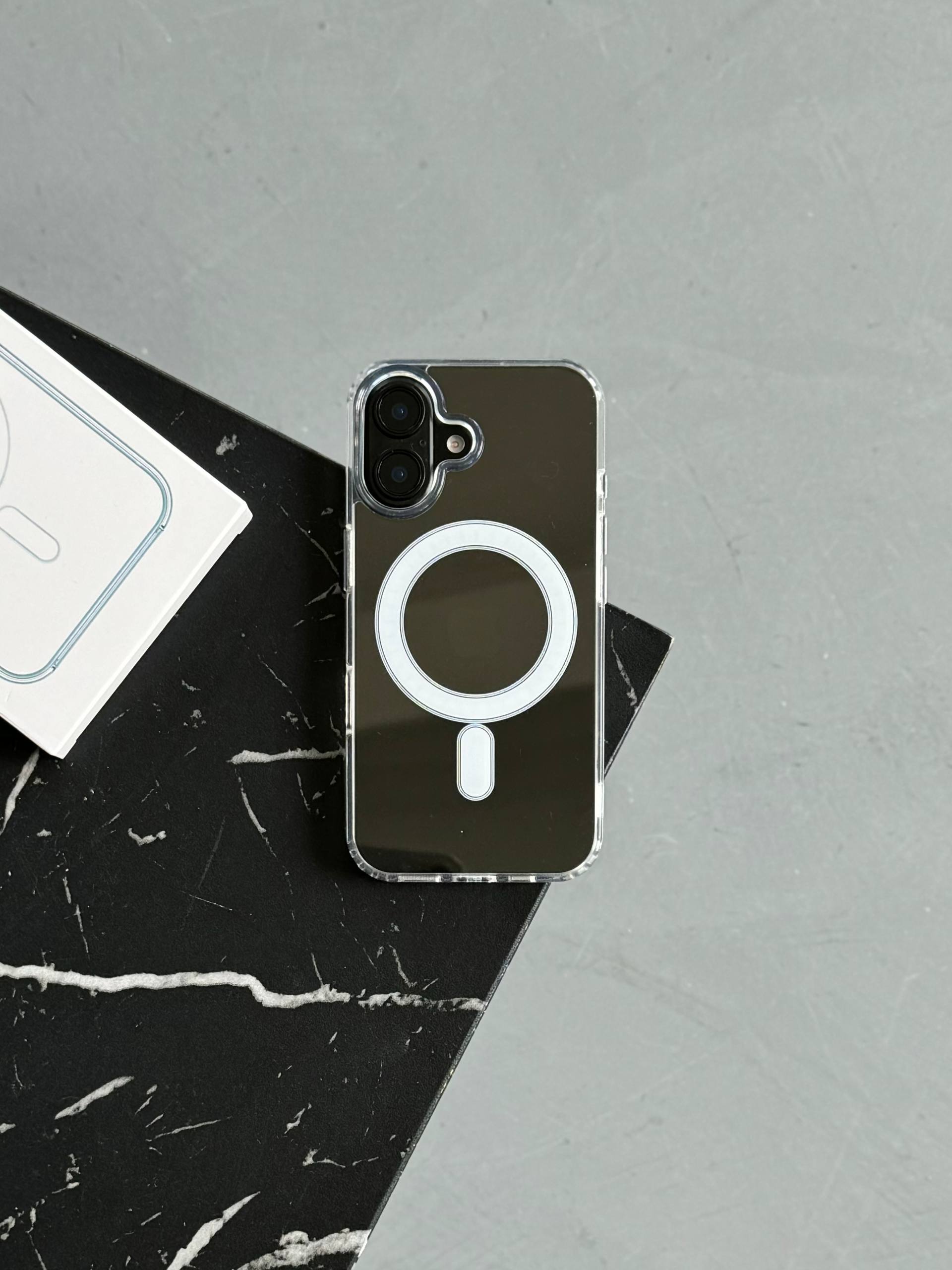 Чехол прозрачный Clear Case с Magsafe на iPhone 16+