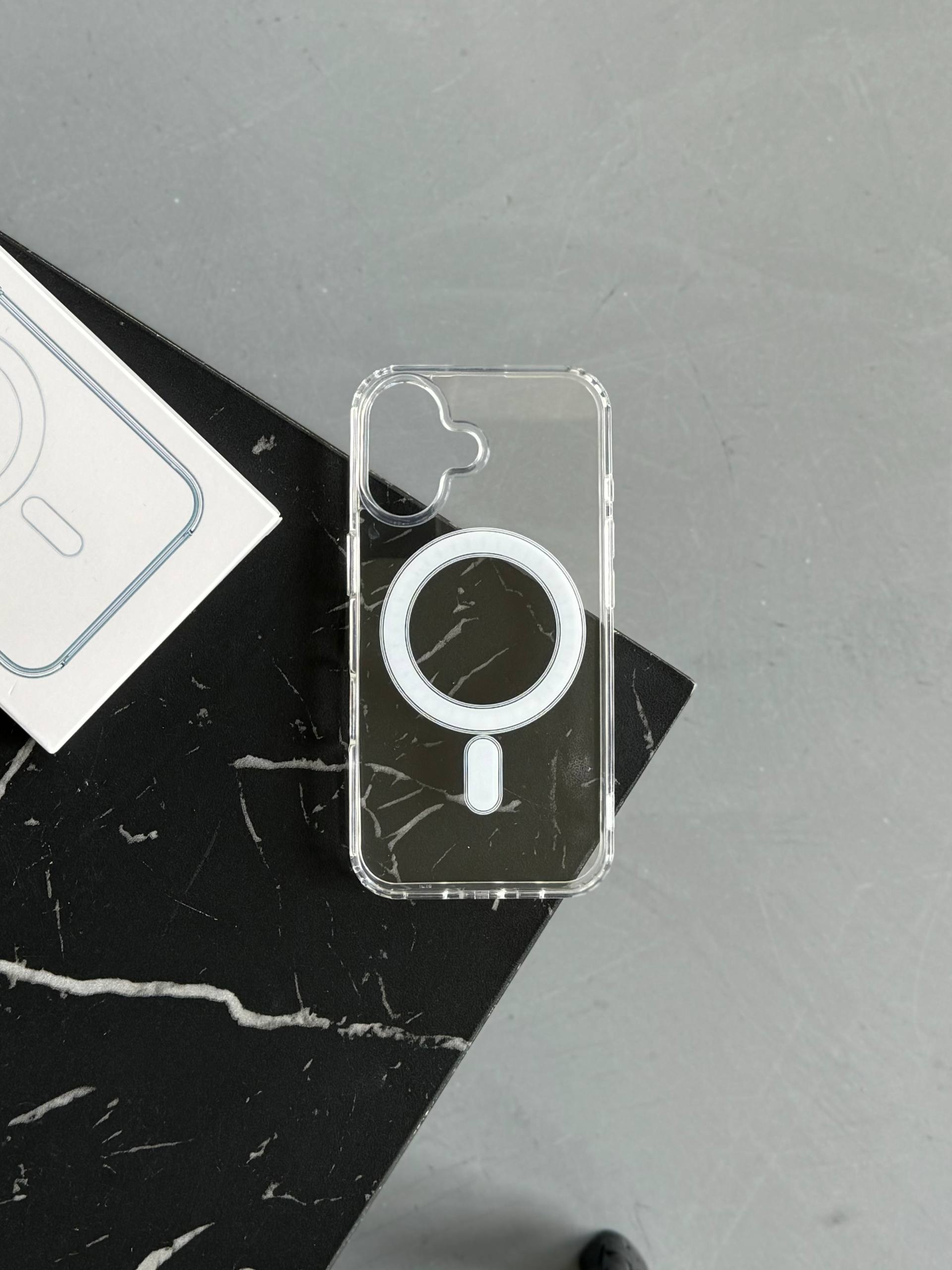 Чехол прозрачный Clear Case с Magsafe на iPhone 16e / 17e