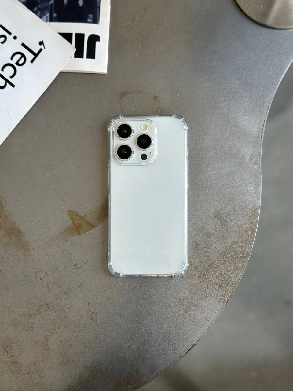 Чохол прозорий силіконовий з посиленими кутами відкрита камера на iPhone 15 Pro