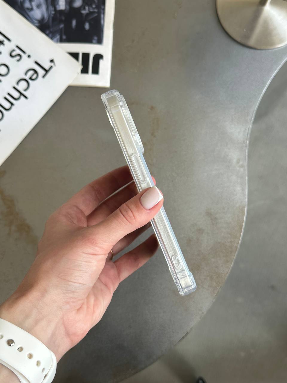 Чохол прозорий силіконовий з посиленими кутами відкрита камера на iPhone 15 Pro