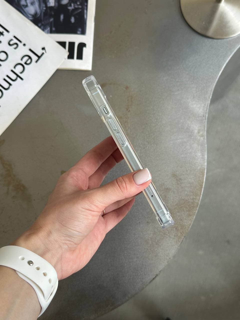 Чехол прозрачный силиконовый с усиленными углами открытая камера для iPhone 13