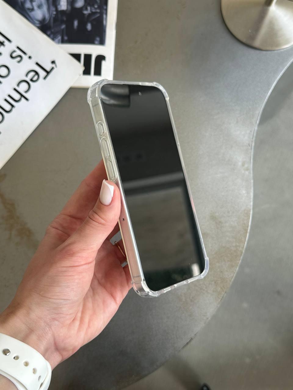 Чохол прозорий силіконовий з посиленими кутами відкрита камера на iPhone 15 Pro