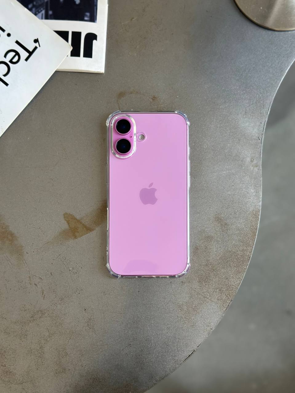 Чехол прозрачный силиконовый с усиленными углами открытая камера для iPhone 16+