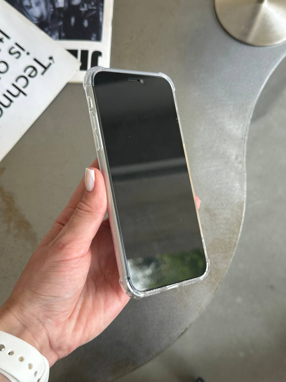 Чохол прозорий силіконовий з посиленими кутами відкрита камера на iPhone ХR