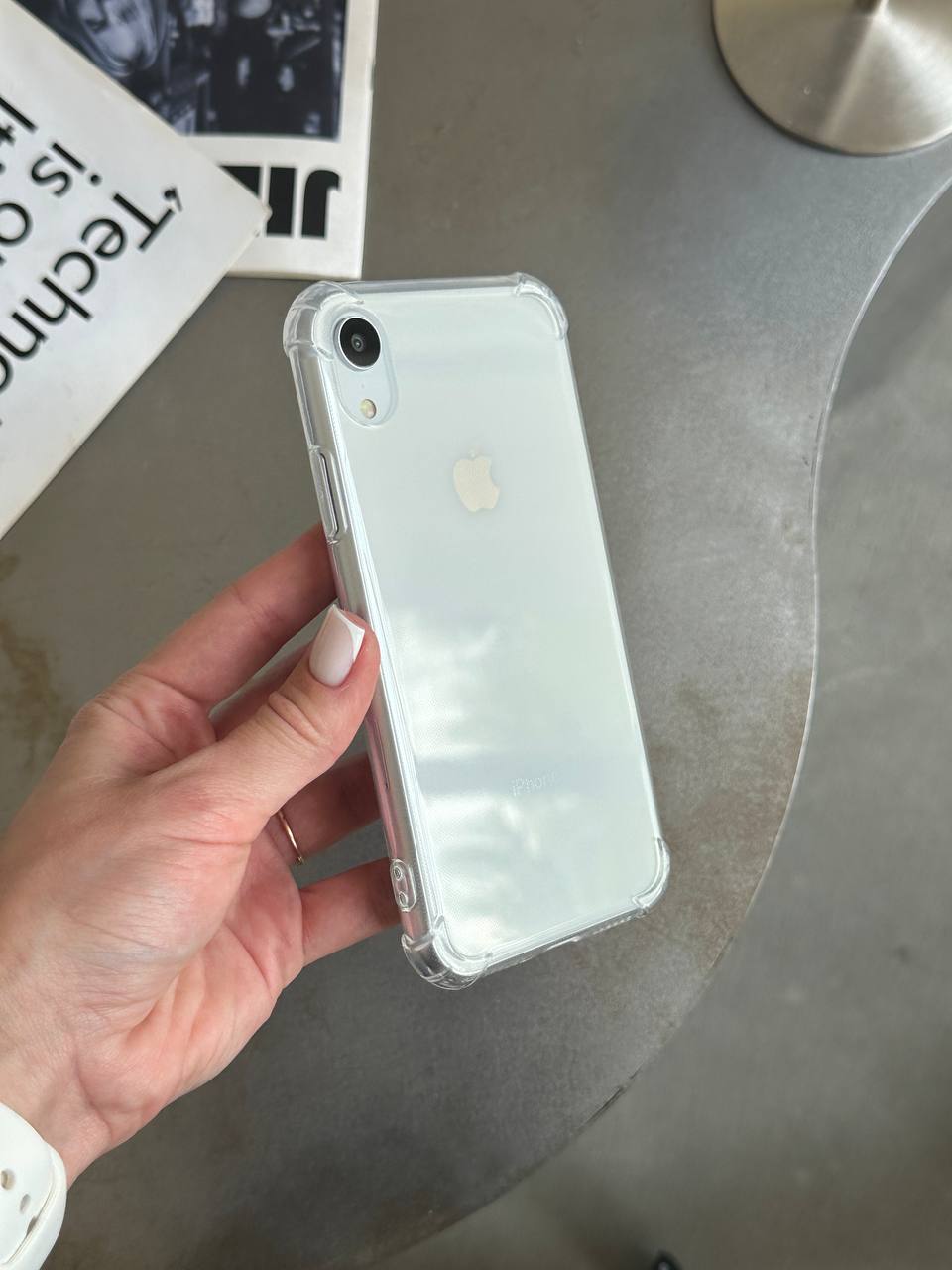 Чохол прозорий силіконовий з посиленими кутами відкрита камера на iPhone ХR