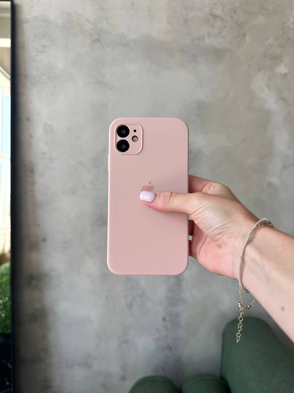 Чехол Silicone case с закрытой камерой для iPhone 11 Pink Sand #15