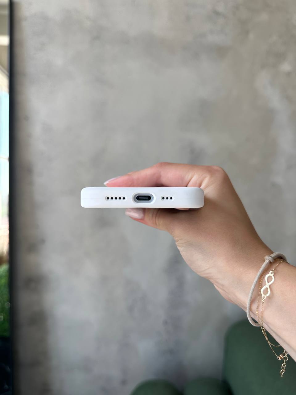 Чохол Silicone case із закритою камерою на iPhone 16 Pro Max White #08