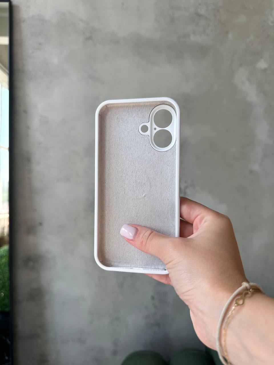Чохол Silicone case із закритою камерою на iPhone 16+ White #08