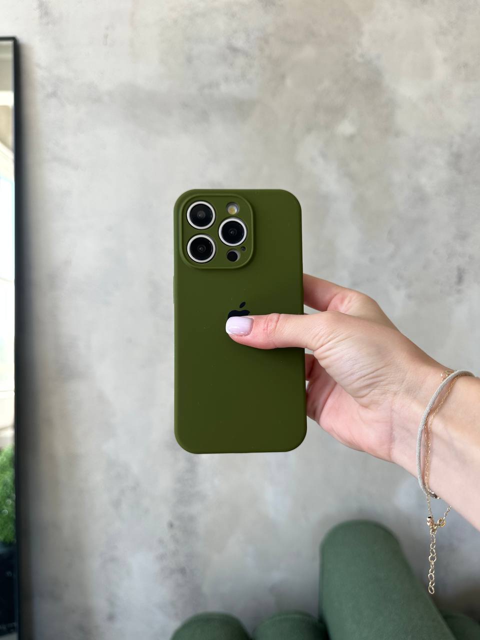 Чохол Silicone case із закритою камерою на iPhone 16 Pro Max Army Green #29
