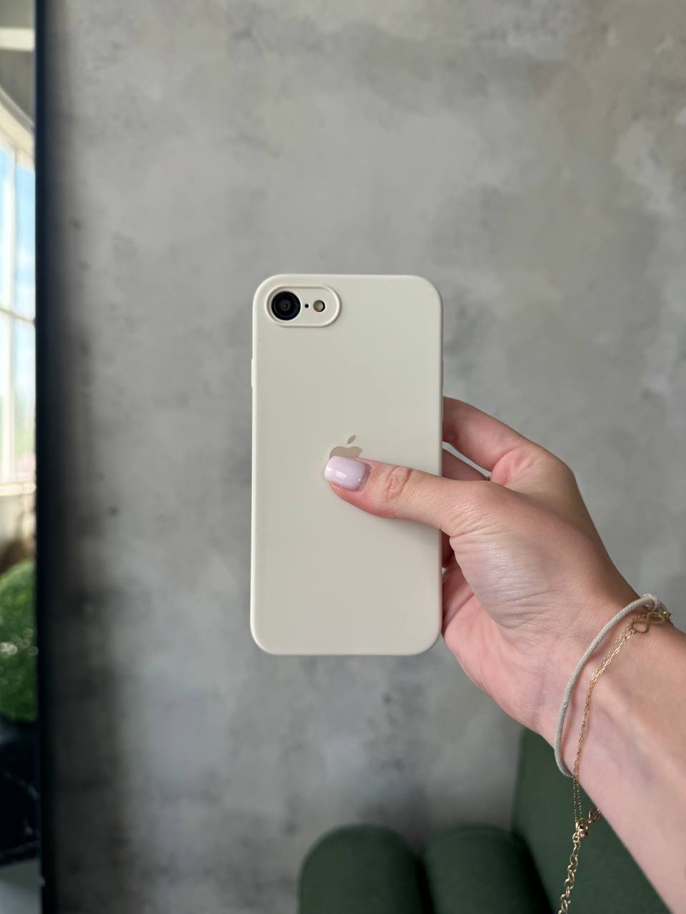 Чехол Silicone case с закрытой камерой для iPhone SE 2020 / 2022 Beige #10