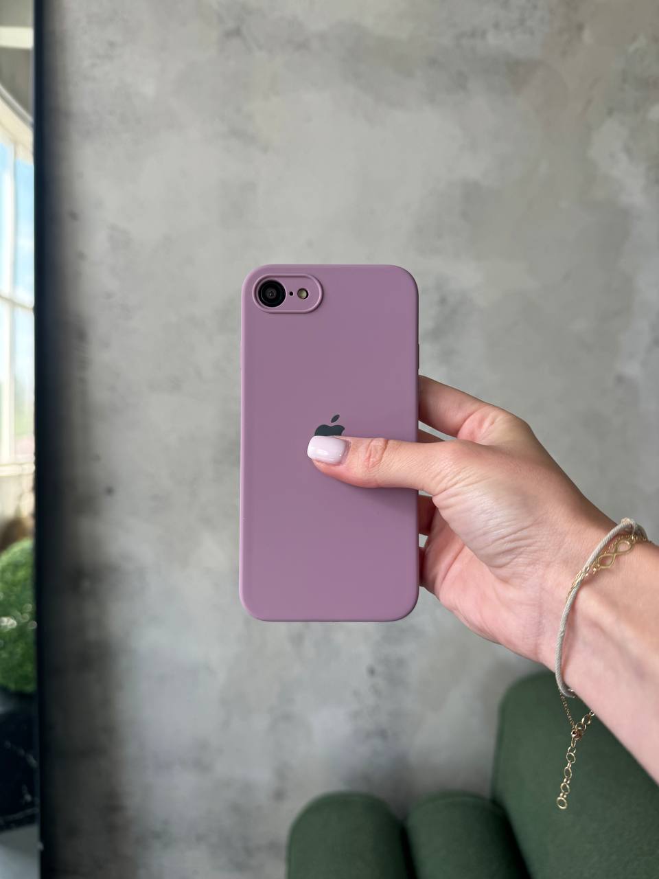 Чехол Silicone case с закрытой камерой для iPhone SE 2020 / 2022 Blueberry #36