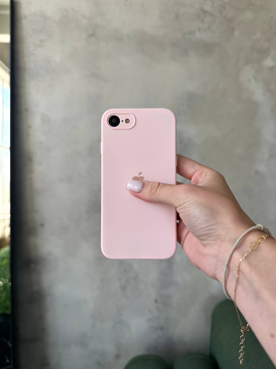 Чохол Silicone case із закритою камерою на iPhone SE 2020 / 2022 Chalk Pink #57