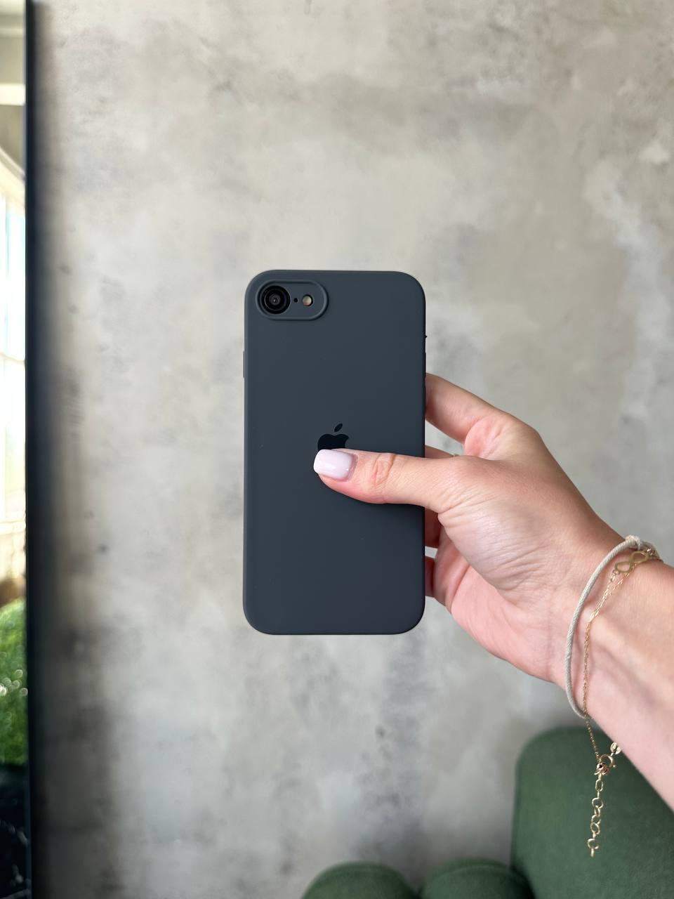 Чехол Silicone case с закрытой камерой для iPhone SE 2020 / 2022 Graphite #12