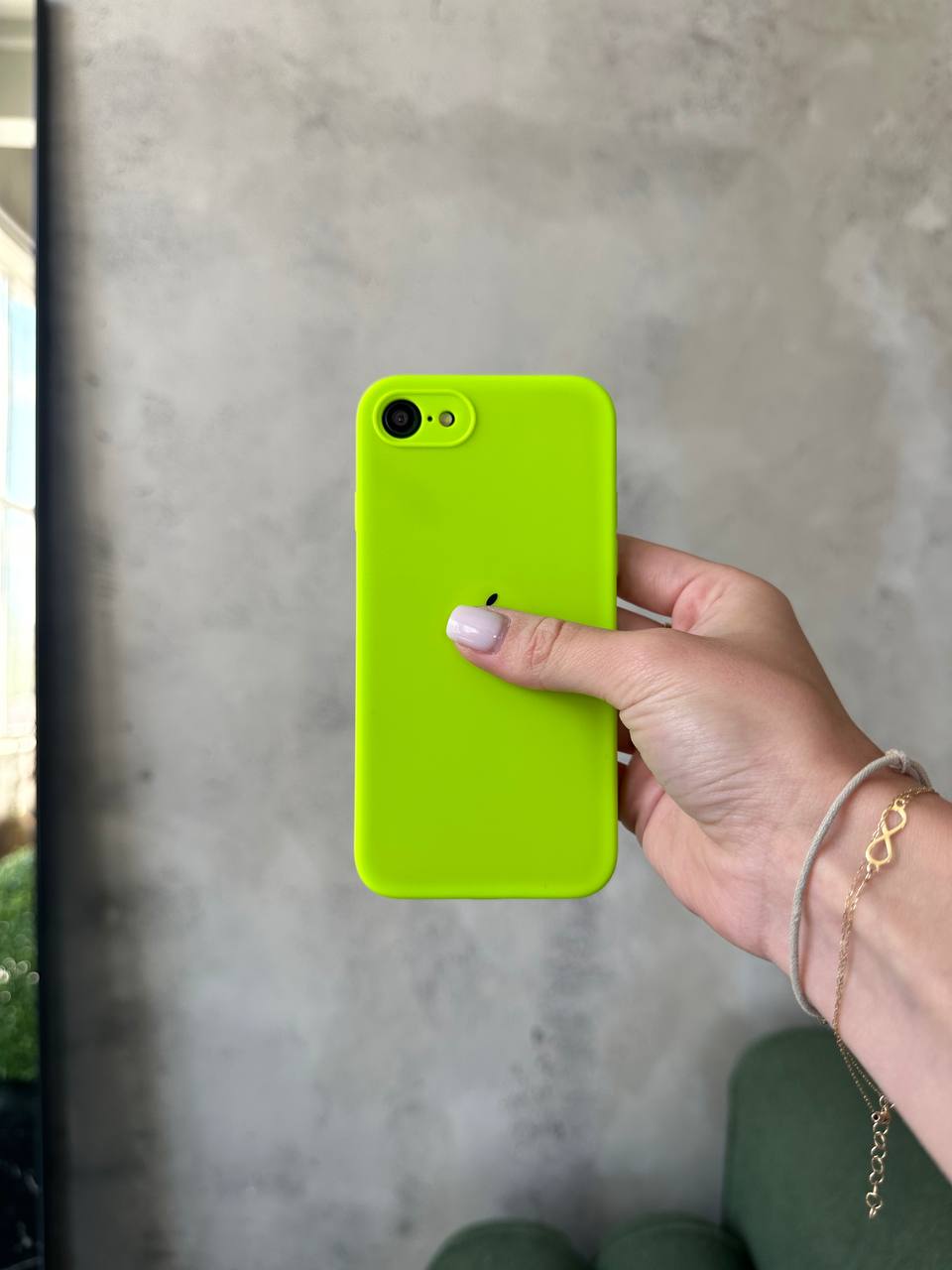 Чехол Silicone case с закрытой камерой для iPhone SE 2020 / 2022 Shiny Green #24