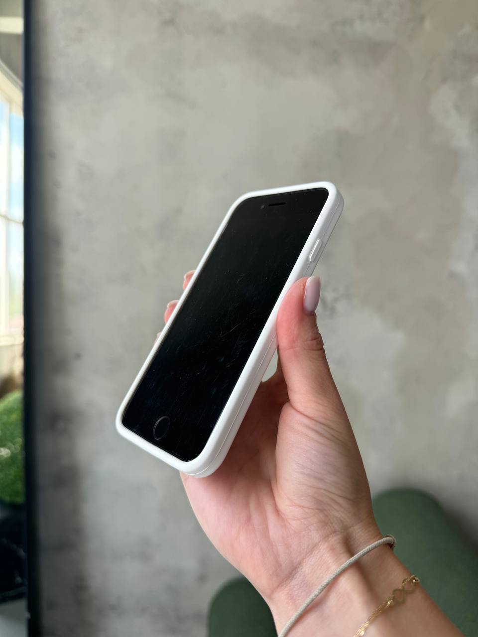 Чехол Silicone case с закрытой камерой для iPhone SE 2020 / 2022 White #08