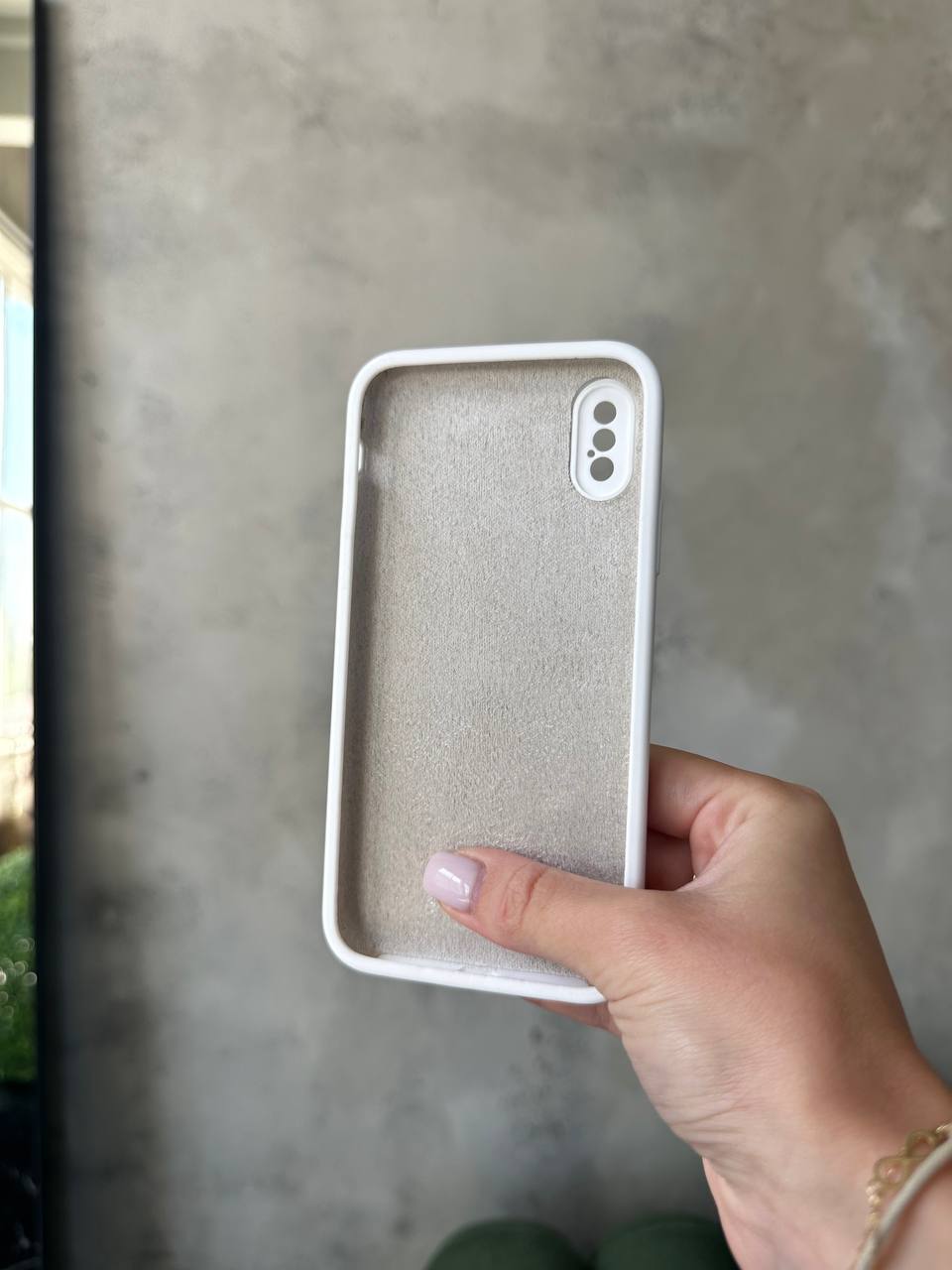 Чехол Silicone case с закрытой камерой для iPhone X/XS White #08