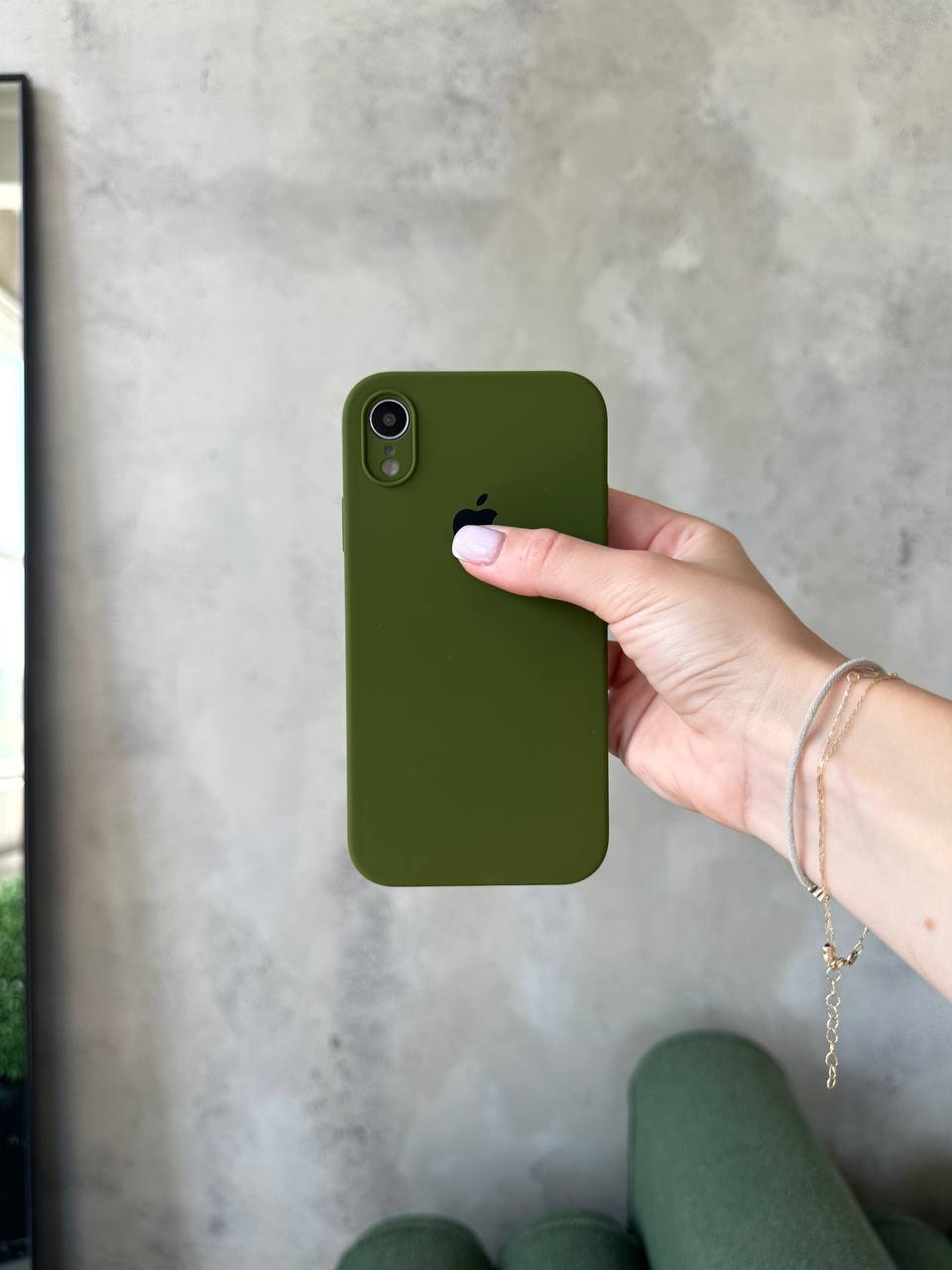 Чехол Silicone case с закрытой камерой на iPhone XR Army Green #29