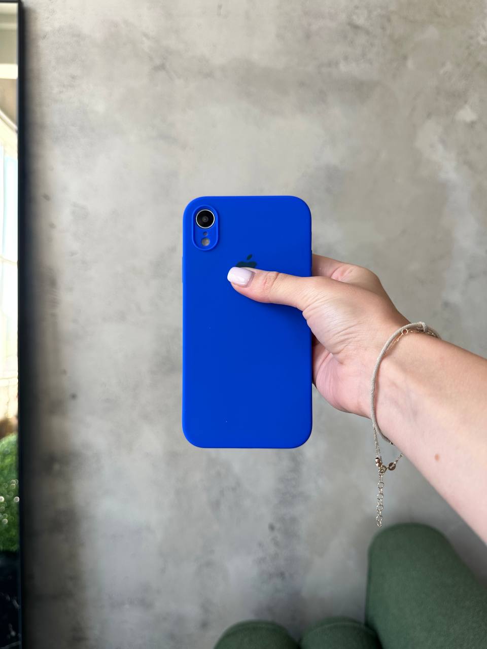 Чехол Silicone case с закрытой камерой для iPhone XR Electric Blue #45