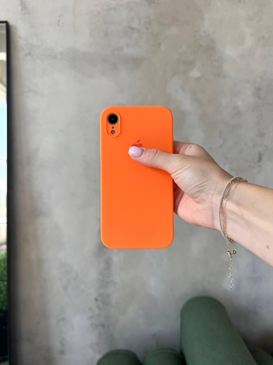 Чехол Silicone case с закрытой камерой для iPhone XR Kumquat #52