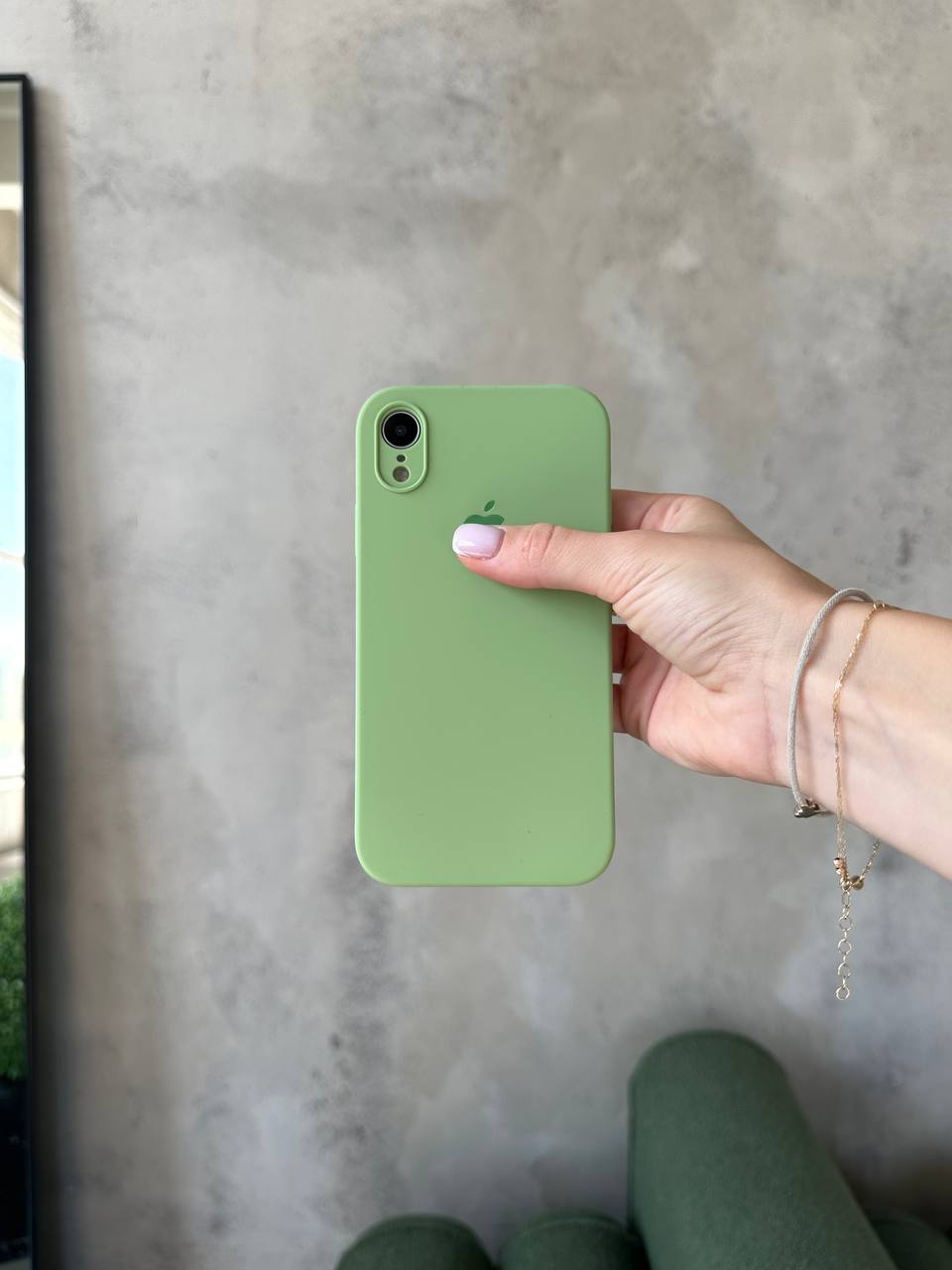 Чехол Silicone case с закрытой камерой для iPhone XR Mint Gum #01