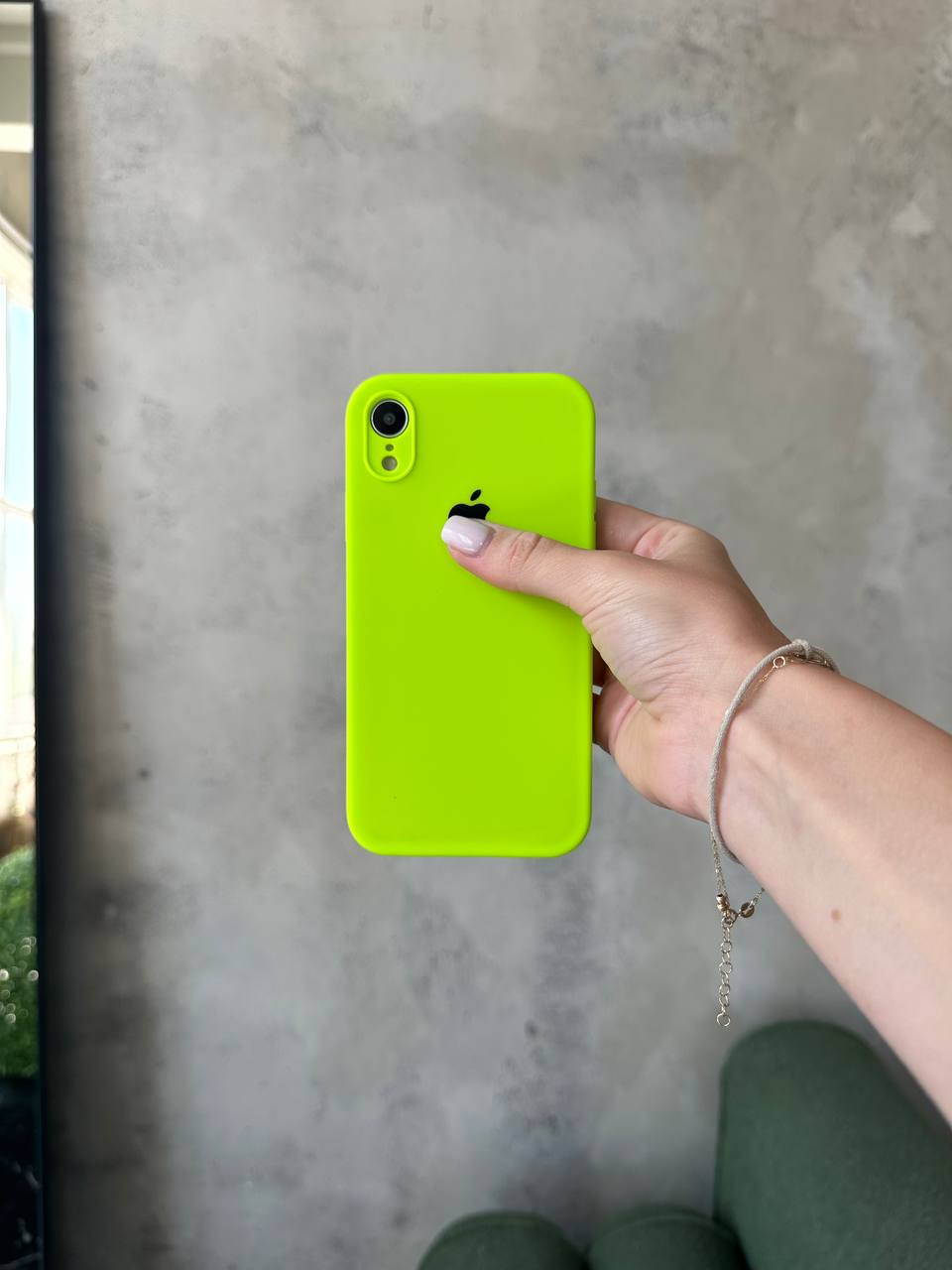 Чехол Silicone case с закрытой камерой на iPhone XR Shiny Green #24
