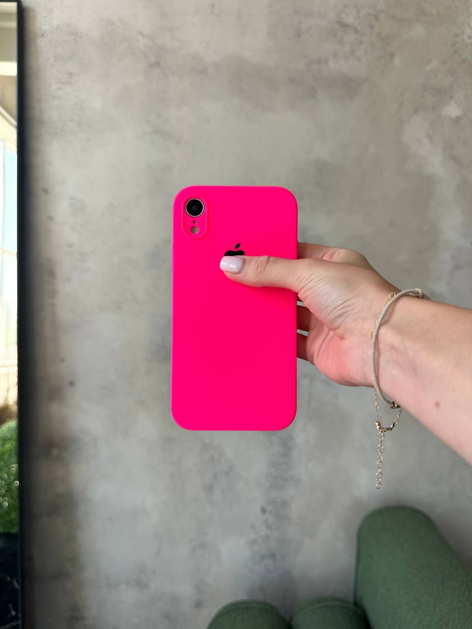 Чехол Silicone case с закрытой камерой на iPhone XR Shiny Pink #23