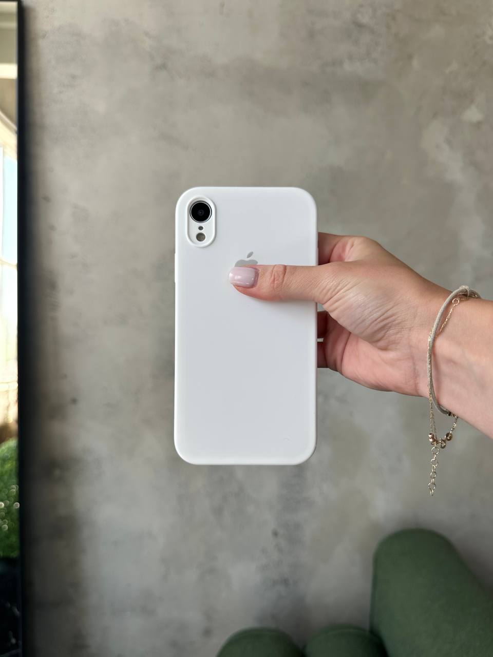 Чехол Silicone case с закрытой камерой на iPhone XR White #08