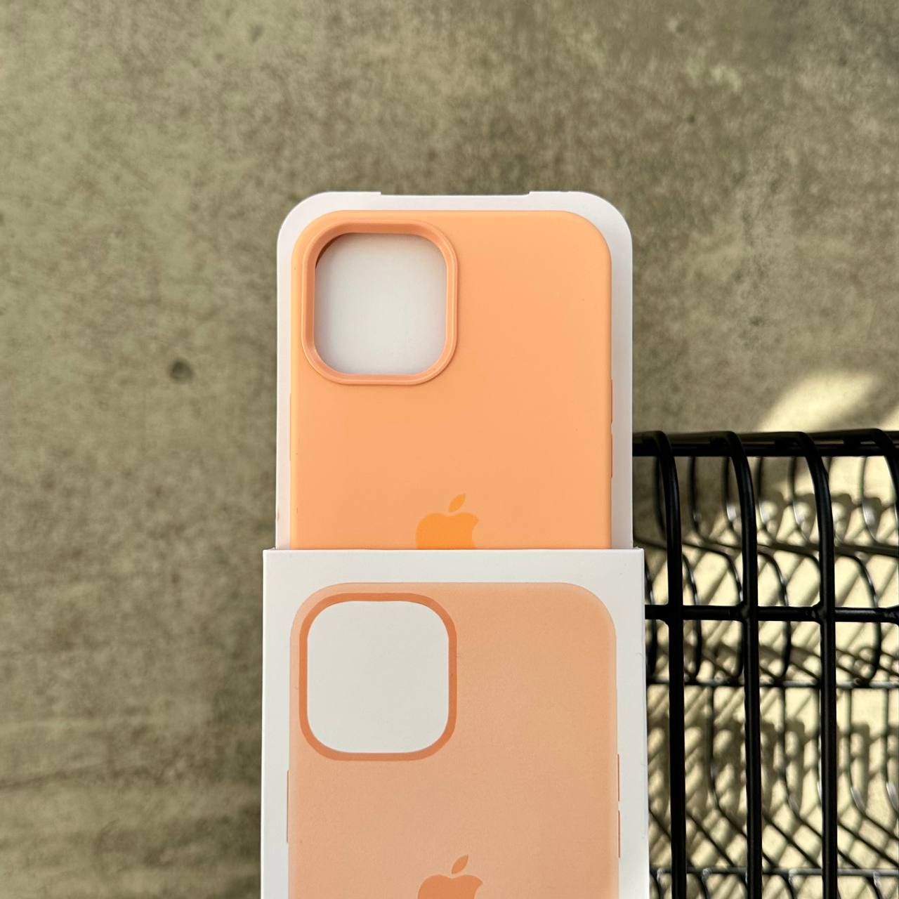 Чехол Silicone case с Magsafe на iPhone 12 Pro Max Cantaloupe (10)