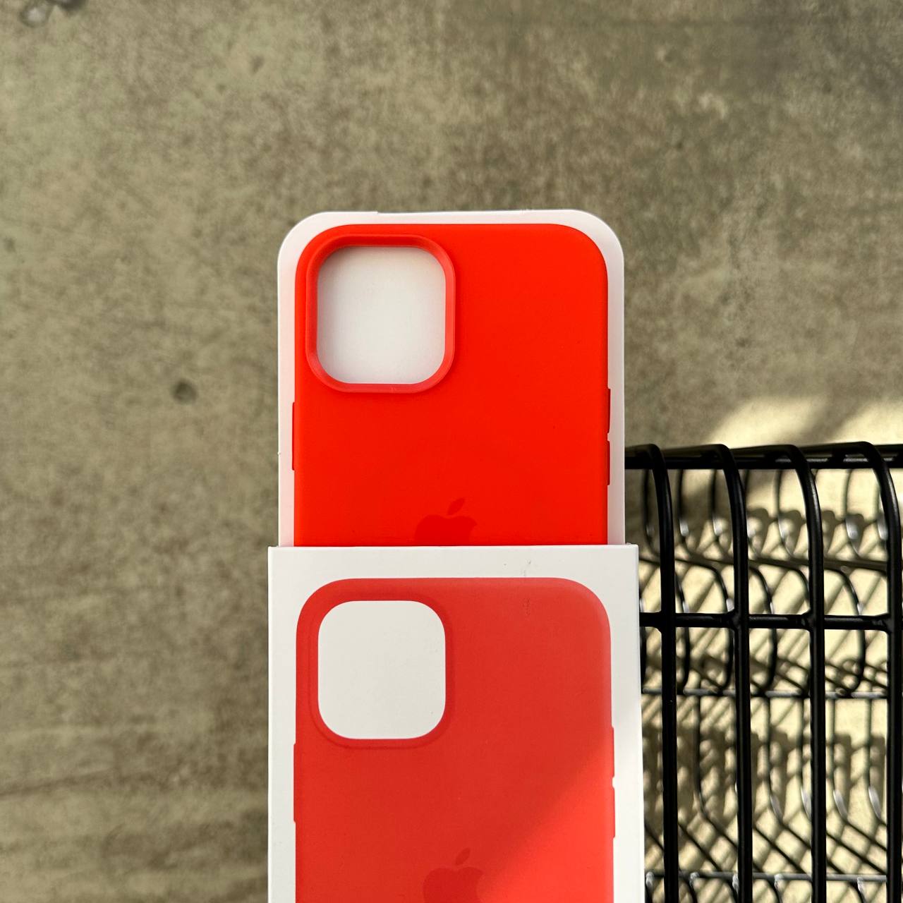 Чехол Silicone case с Magsafe на iPhone 12 Pro Max Electric Orange (15)