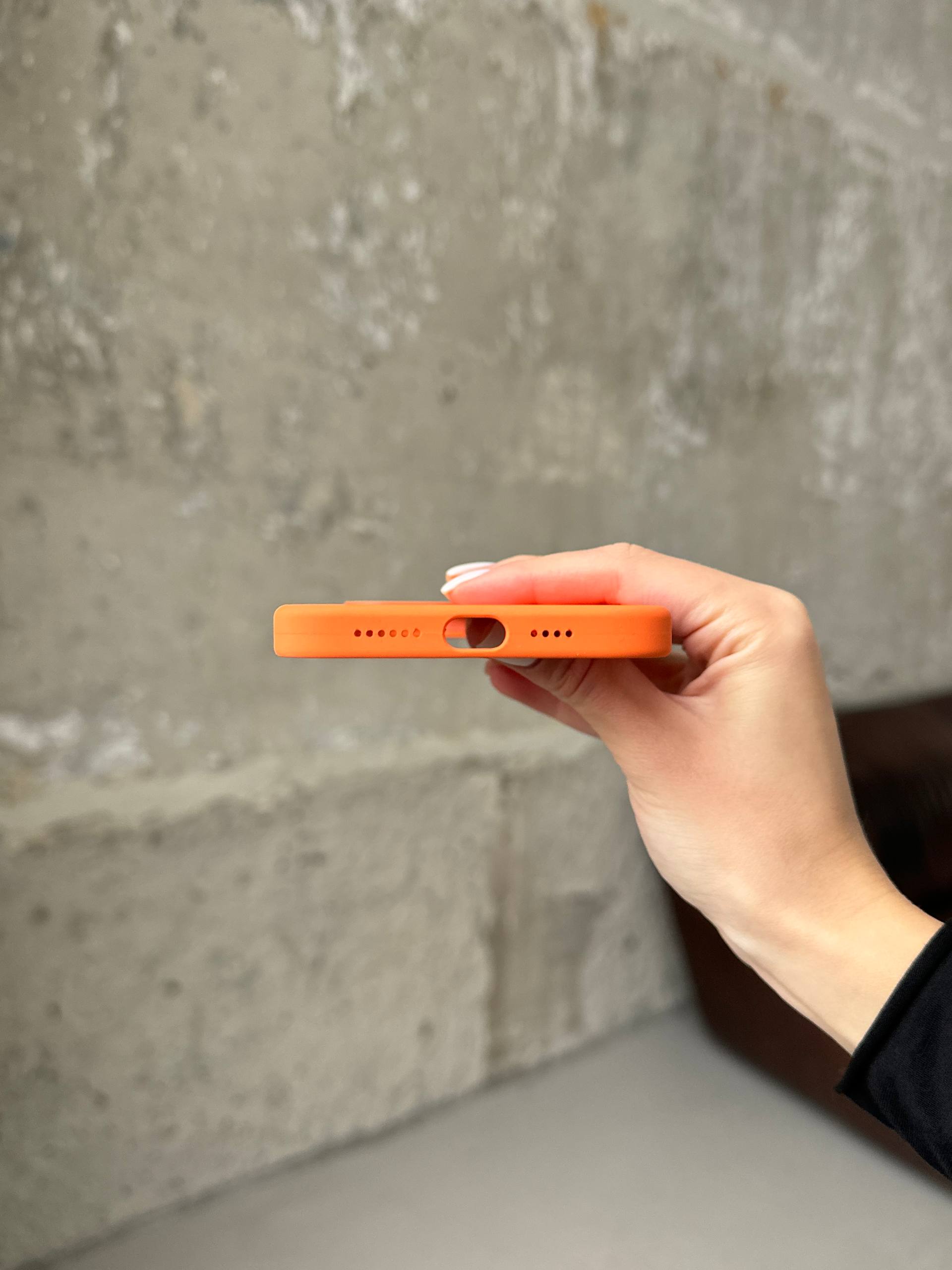 Чохол Silicone case з Magsafe на iPhone 12 / 12 Pro Kumquat (06)