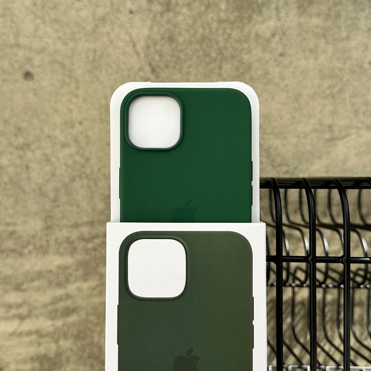 Чехол Silicone case с Magsafe на iPhone 13 Clover (05)