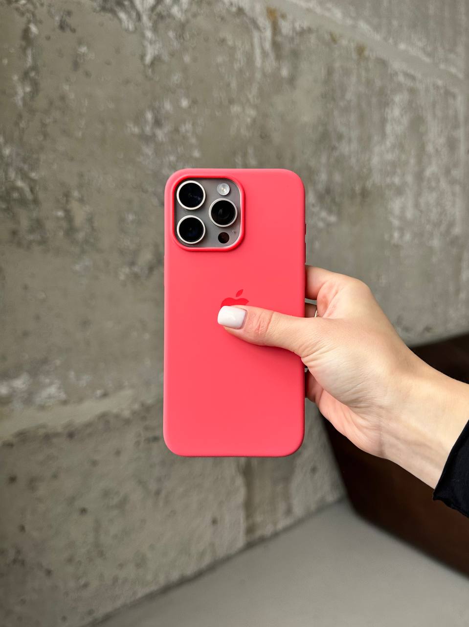 Чехол Silicone case с Magsafe на iPhone 15 Pro Max Guava (08)