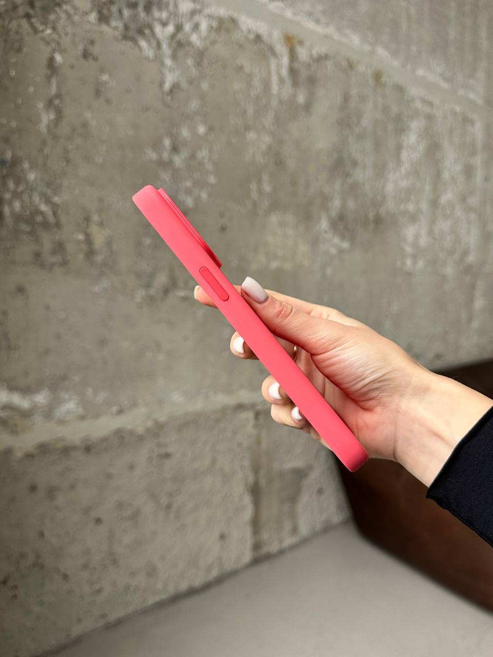 Чехол Silicone case с Magsafe на iPhone 15 Pro Max Guava (08)