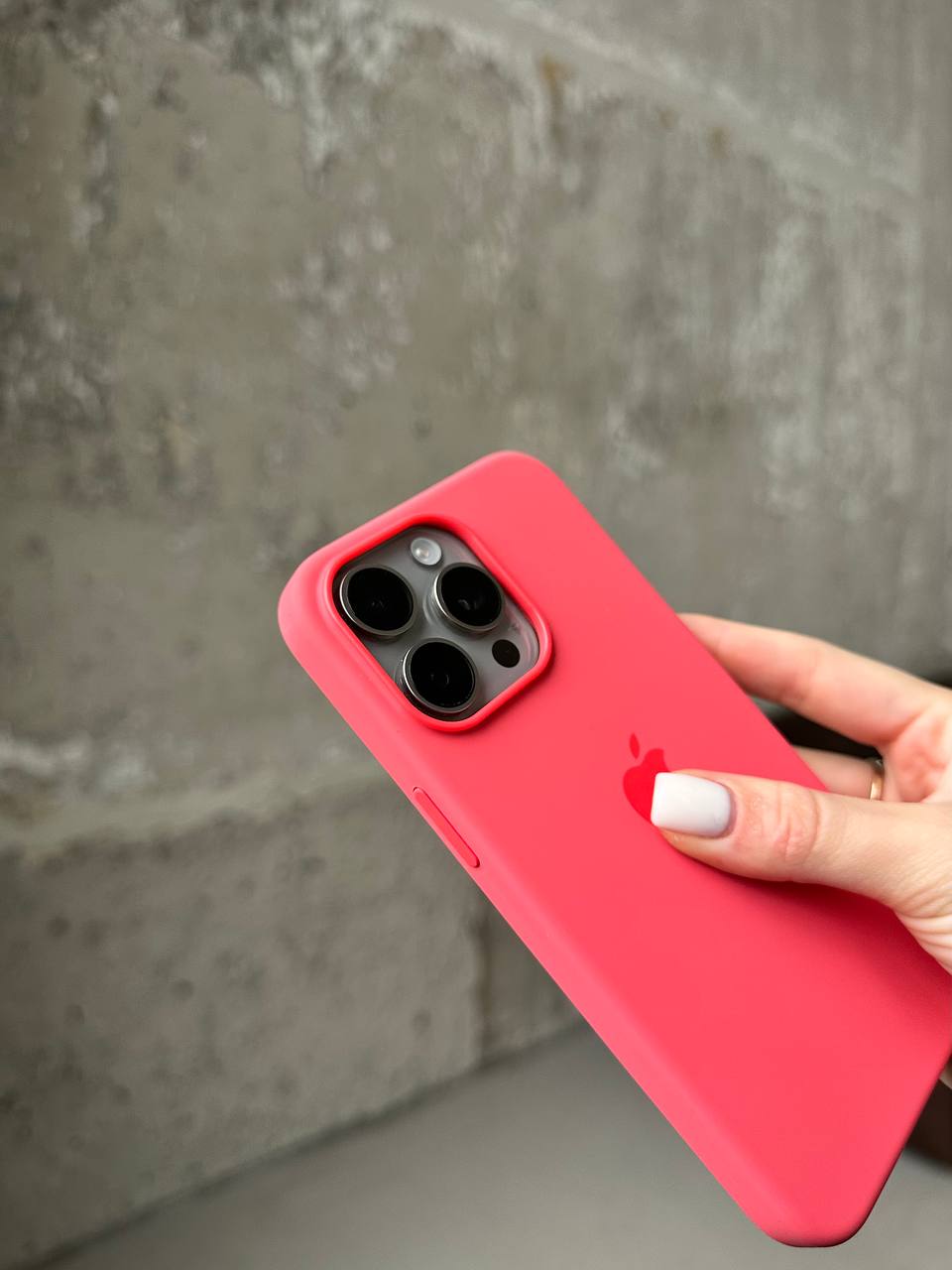 Чехол Silicone case с Magsafe на iPhone 15 Pro Max Guava (08)